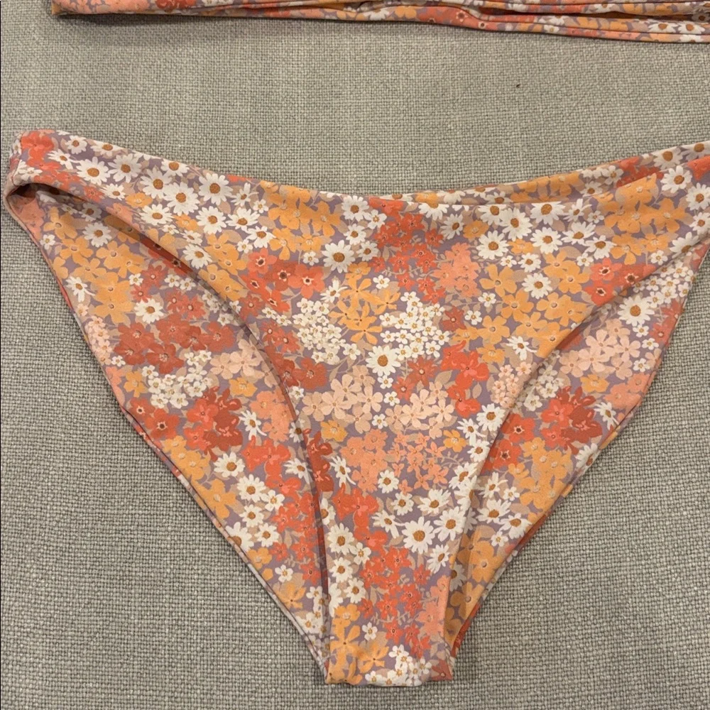 Skatie Bikini - Picture 2 of 4